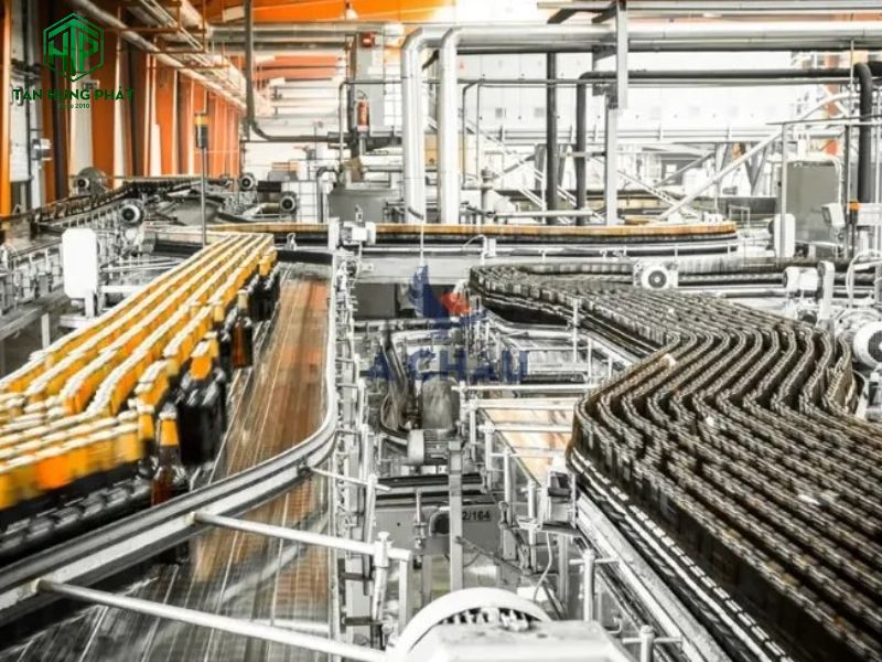 Máy nén khí trục vít không dầu tham gia vào nhiều công đoạn như điều khiển các thiết bị sản xuất tự động, đóng gói sản phẩm