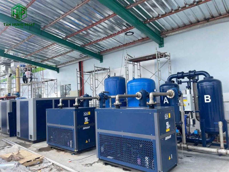 Máy nén khí có dầu là loại máy sử dụng dầu để thực hiện các chức năng chính trong quá trình hoạt động