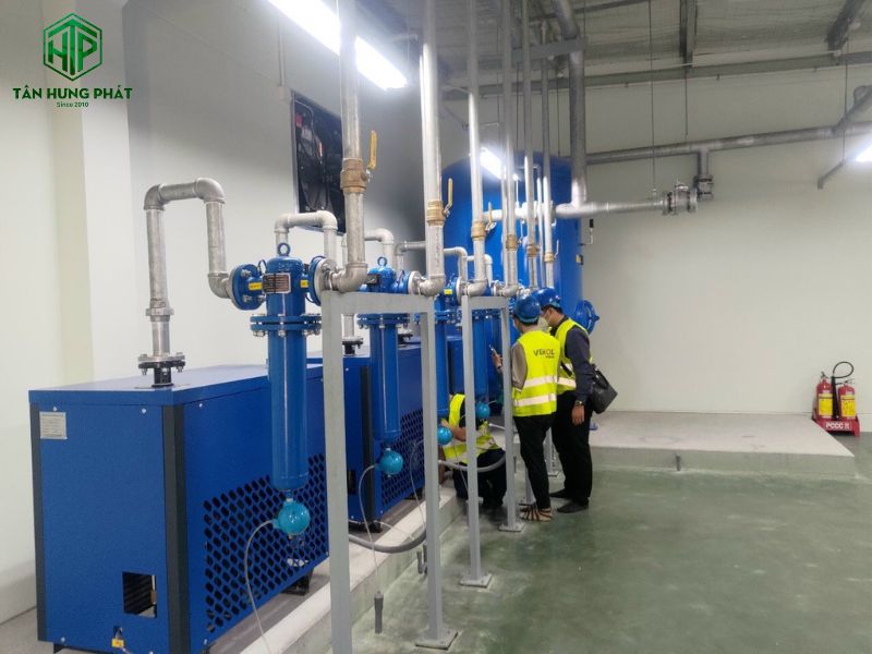 Chọn mua máy nén khí không dầu của thương hiệu uy tín, kiểm tra nguồn điện và chọn vị trí lắp đặt phù hợp