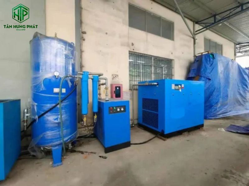 Máy sấy khí công nghiệp sở hữu nhiều ưu điểm vượt trội như nâng cao hiệu suất hoạt động, bảo vệ thiết bị, loại bỏ độ ẩm, dễ sử dụng,...